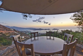 Adrakos Apartments