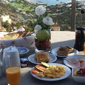 Adrakos Apartments