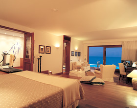 Elounda Beach Hotel & Villas