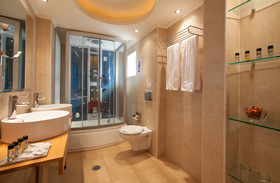 Elounda Breeze Resort