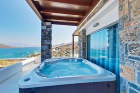 Royal Marmin Bay Boutique & Art Hotel