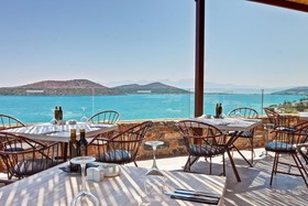 Royal Marmin Bay Boutique & Art Hotel