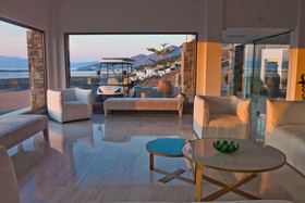 Royal Marmin Bay Boutique & Art Hotel