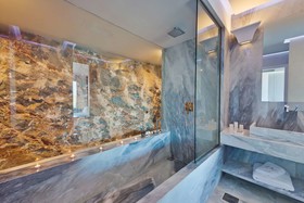 Royal Marmin Bay Boutique & Art Hotel