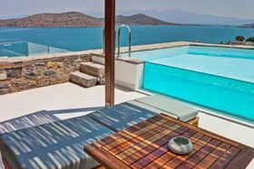 Royal Marmin Bay Boutique & Art Hotel