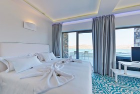 Royal Marmin Bay Boutique & Art Hotel