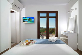 Liatiko Villa Stylish hideaway with pool