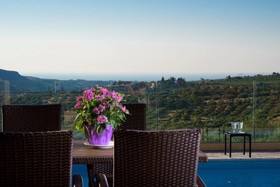 Liatiko Villa Stylish hideaway with pool