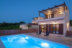 Liatiko Villa Stylish hideaway with pool