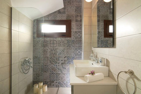 Liatiko Villa Stylish hideaway with pool