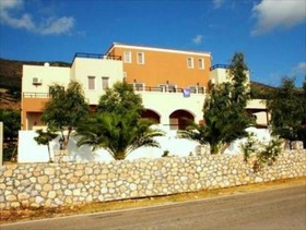 Nikos Apartments