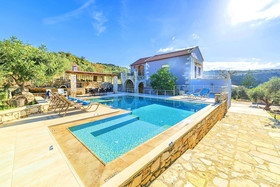 Cretan Lux Villa