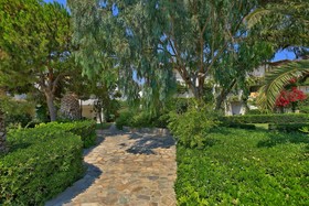 Apollonia Resort & Spa