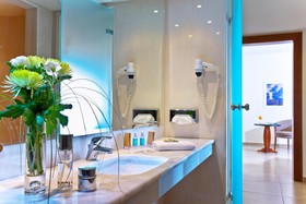 Apollonia Resort & Spa