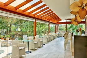 Apollonia Resort & Spa