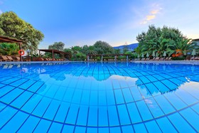 Apollonia Resort & Spa