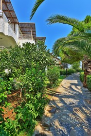 Apollonia Resort & Spa