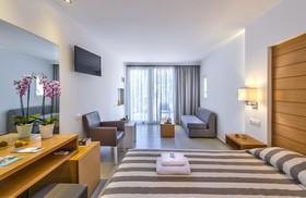 Happy Days Hotel