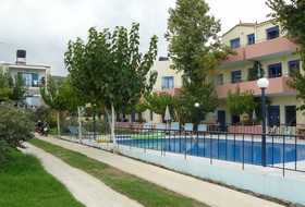 Leonidas Studios & Apartments