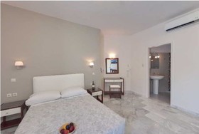 Tarra Hotel