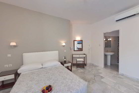 Tarra Hotel