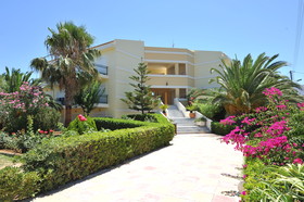 Vantaris Garden & Corner