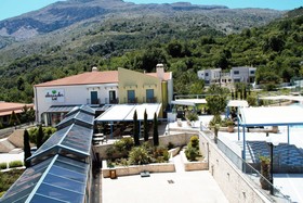 Alexander Hotel Gerakari
