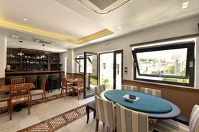 Alexander Hotel Gerakari