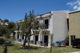Alexander Hotel Gerakari