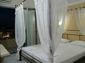 Golden Bay Hotel & Bungalows