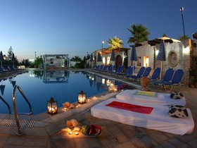 Golden Bay Hotel & Bungalows
