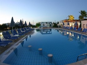 Golden Bay Hotel & Bungalows