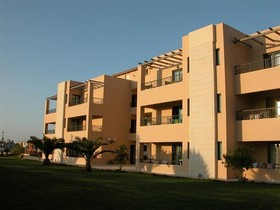 Golden Bay Hotel & Bungalows