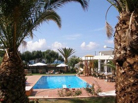 Creteco Hotel & Suites