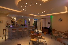 Cosmi Apartments By Estia