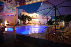 Cosmi Apartments By Estia