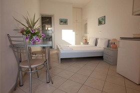 Cosmi Apartments By Estia