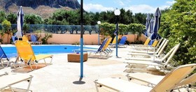 Kleanthi Studios & Apartments