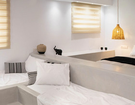 Pebble Luxury Suite by the Sea