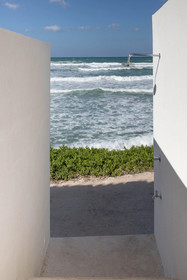 Pebble Luxury Suite by the Sea