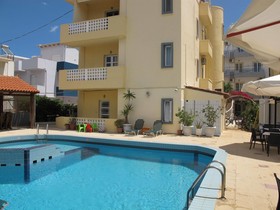 Albatross Studios and Apartments