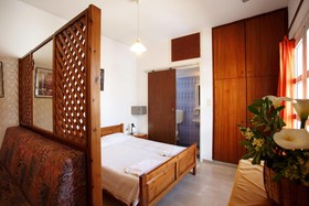 Albatross Studios and Apartments
