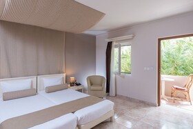 Athina Palace Resort & Spa