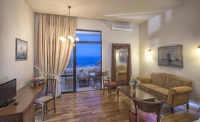 Athina Palace Resort & Spa