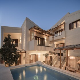 Manili Boutique Suites & Villas