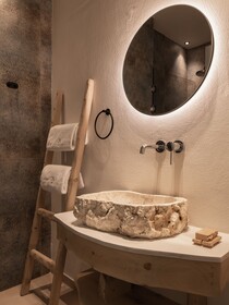 Manili Boutique Suites & Villas