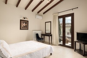 Manili Boutique Suites & Villas
