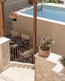 Manili Boutique Suites & Villas
