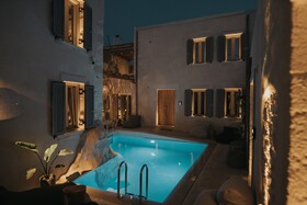 Manili Boutique Suites & Villas