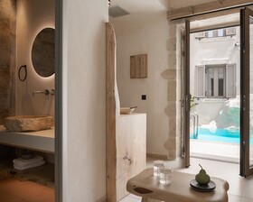 Manili Boutique Suites & Villas